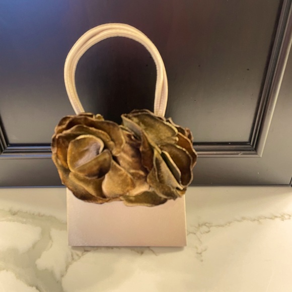 NWT Lorren  Bell Evening Bag Gold with Brown Velvet Flower - Picture 2 of 5